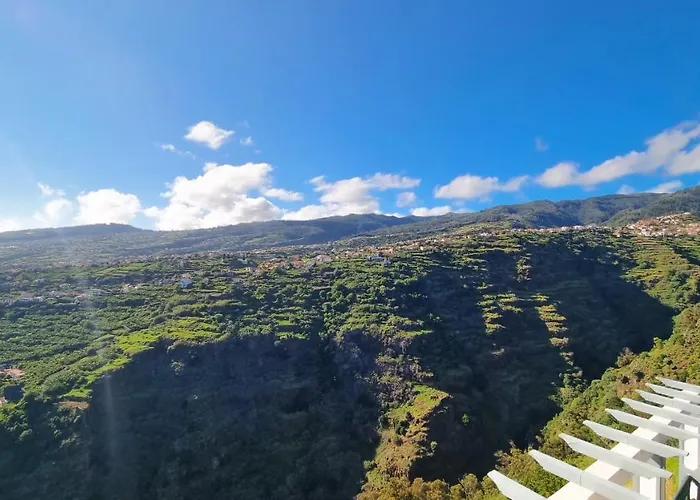 Loreto Rose, Panoramic Ocean And Mountain View * Arco da Calheta (Madeira)