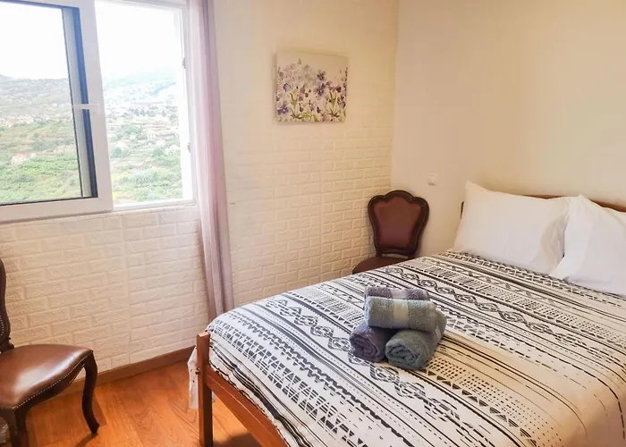 Loreto Rose, Panoramic Ocean And Mountain View * Arco da Calheta (Madeira)