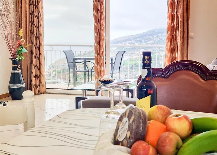 Loreto Rose, Panoramic Ocean And Mountain View Hébergement de vacances Arco da Calheta (Madeira)